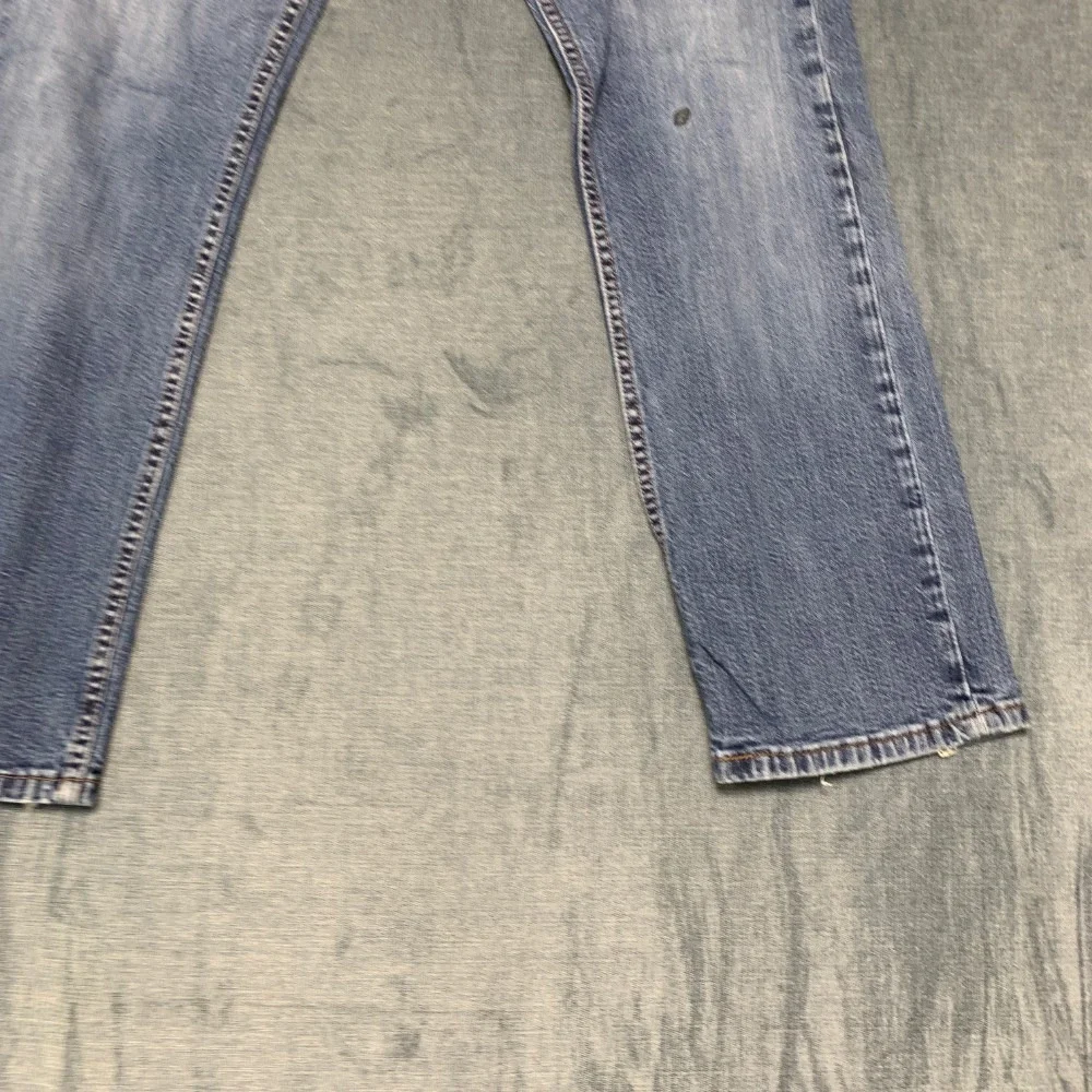 Levi's 559 Jeans Mens 33x30 Blue Denim Frayed Hem Comfort Relaxed Fit Outdoor